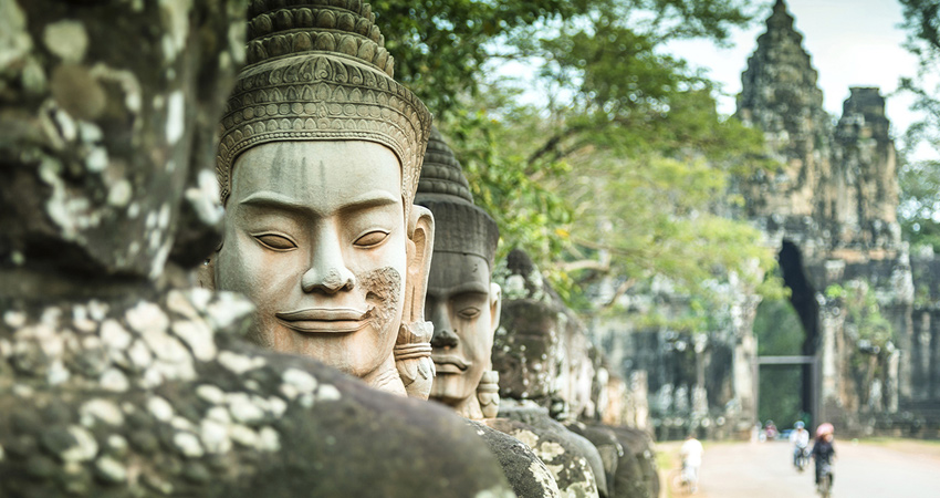 Angkor Wat and Banteay Srei private day tour