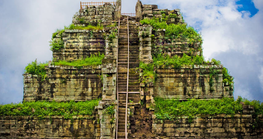 Beng Melea and Koh Ker Temple - Group Tour
