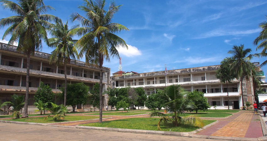 Phnom Penh Royal Palace, Silver Pagoda, and Tuol Sleng Genocide Museum Tour