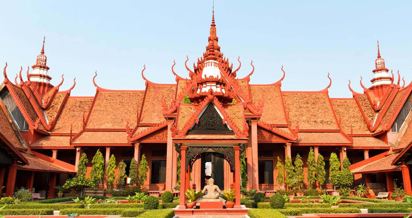 Siem Reap and Phnom Penh Highlights in 5 days from Angkor Wat