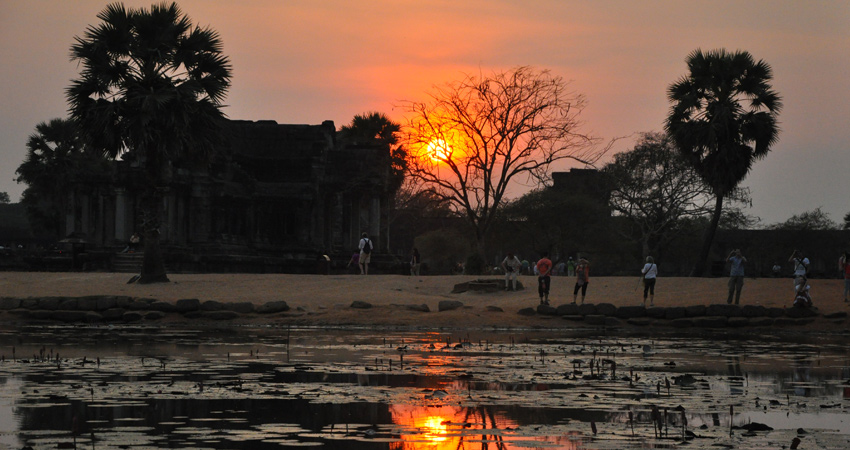 Angkor Wat Tour from Sunrise by Tuk Tuk