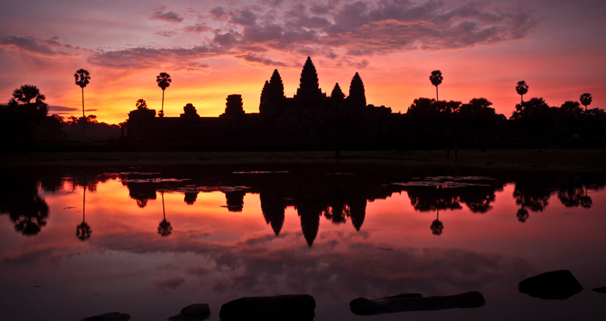 Angkor Wat Sunrise and Temples from Siem Reap Small-Group