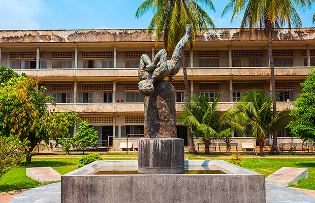 Half-Day Tour - Tuol Sleng Genocide Museum and Choeung Ek from Phnom Penh