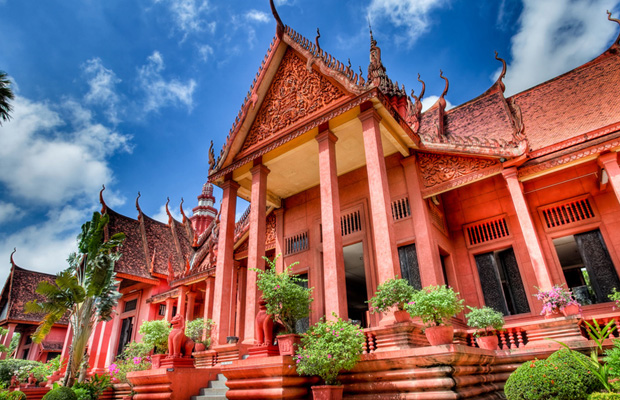 Full-day Private Phnom Penh National Museum and Royal Palace Tour