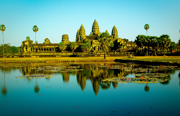 Full-day Small-Group Angkor Wat Tour from Siem Reap